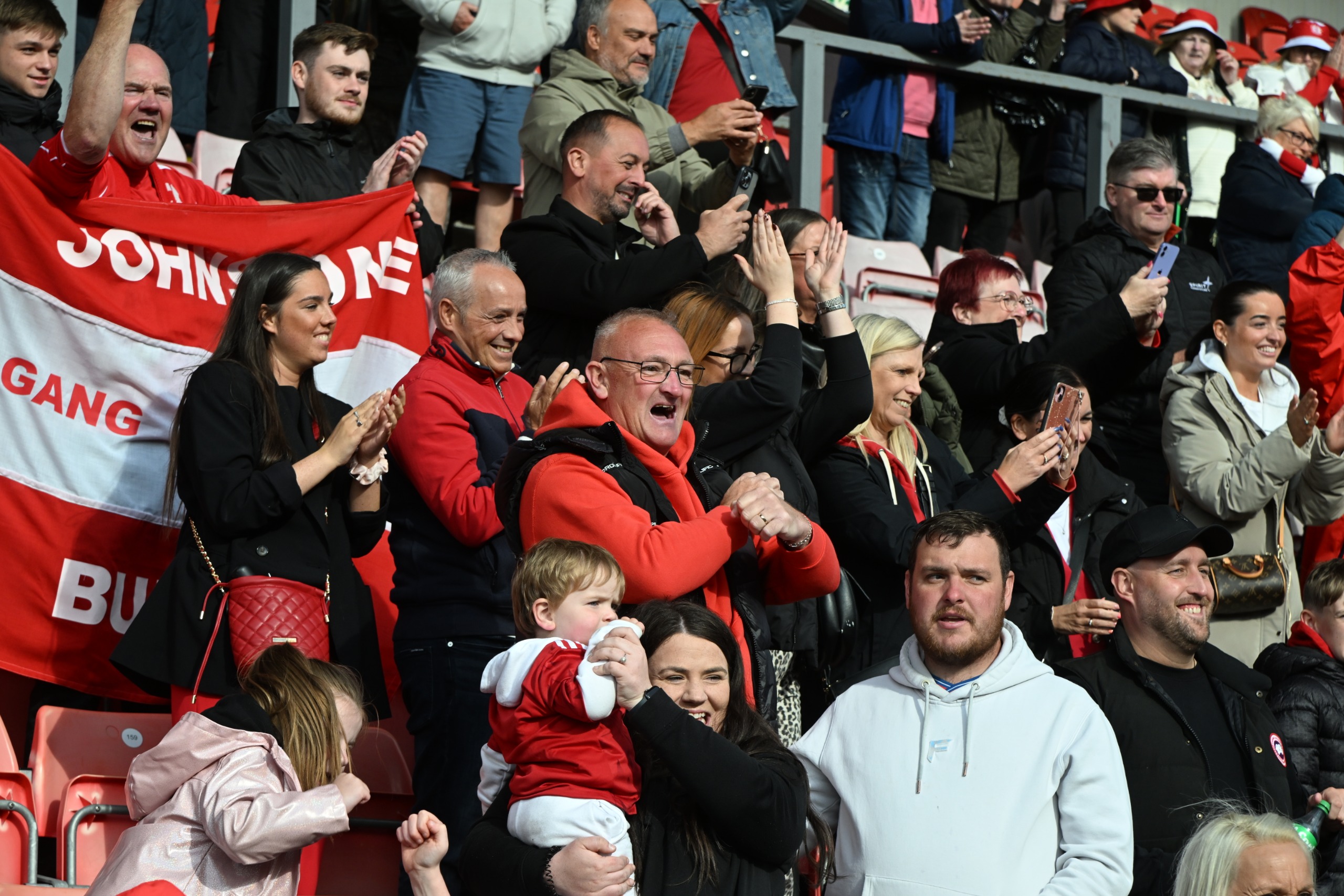 Johnstone Burgh supporters