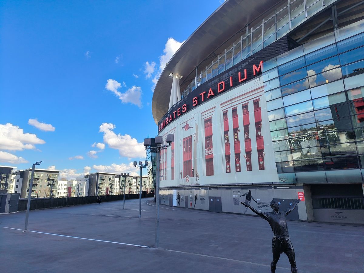 Arsenal Stadium OPPO Find N2 Flip camera
