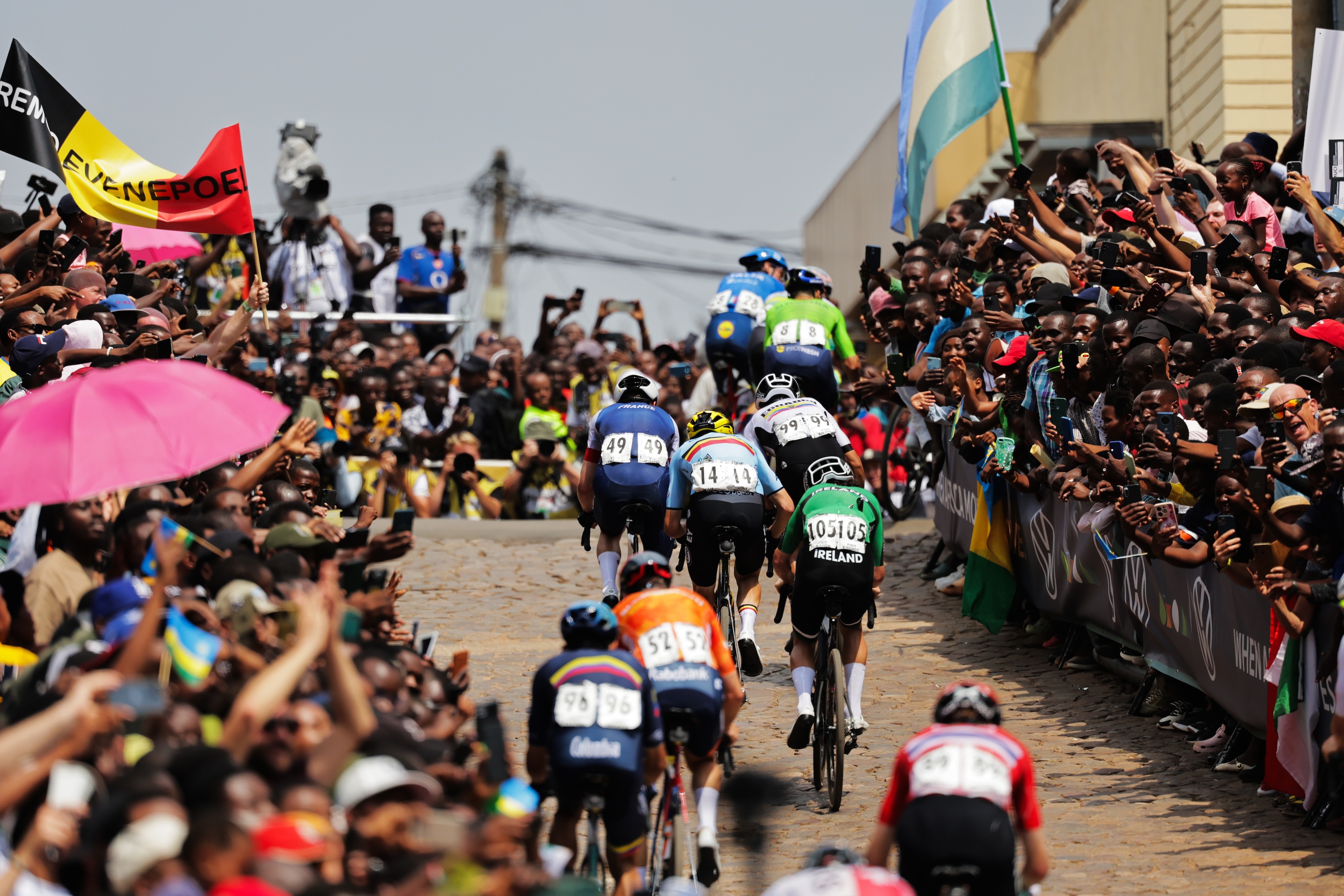 Ben Healy as part of a group at the Road World Championships in Kigali