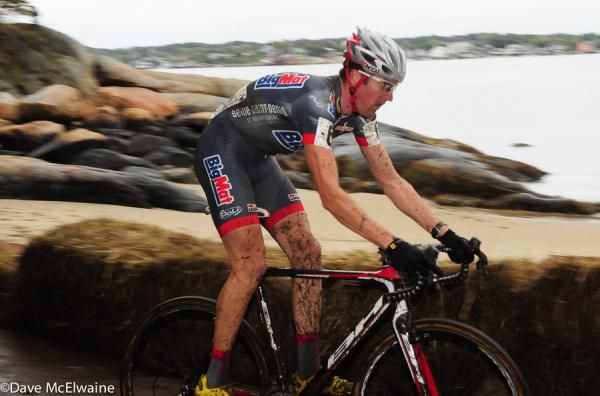 Nicholas Bazin (Team Auber 93) riding the beach in 6th position