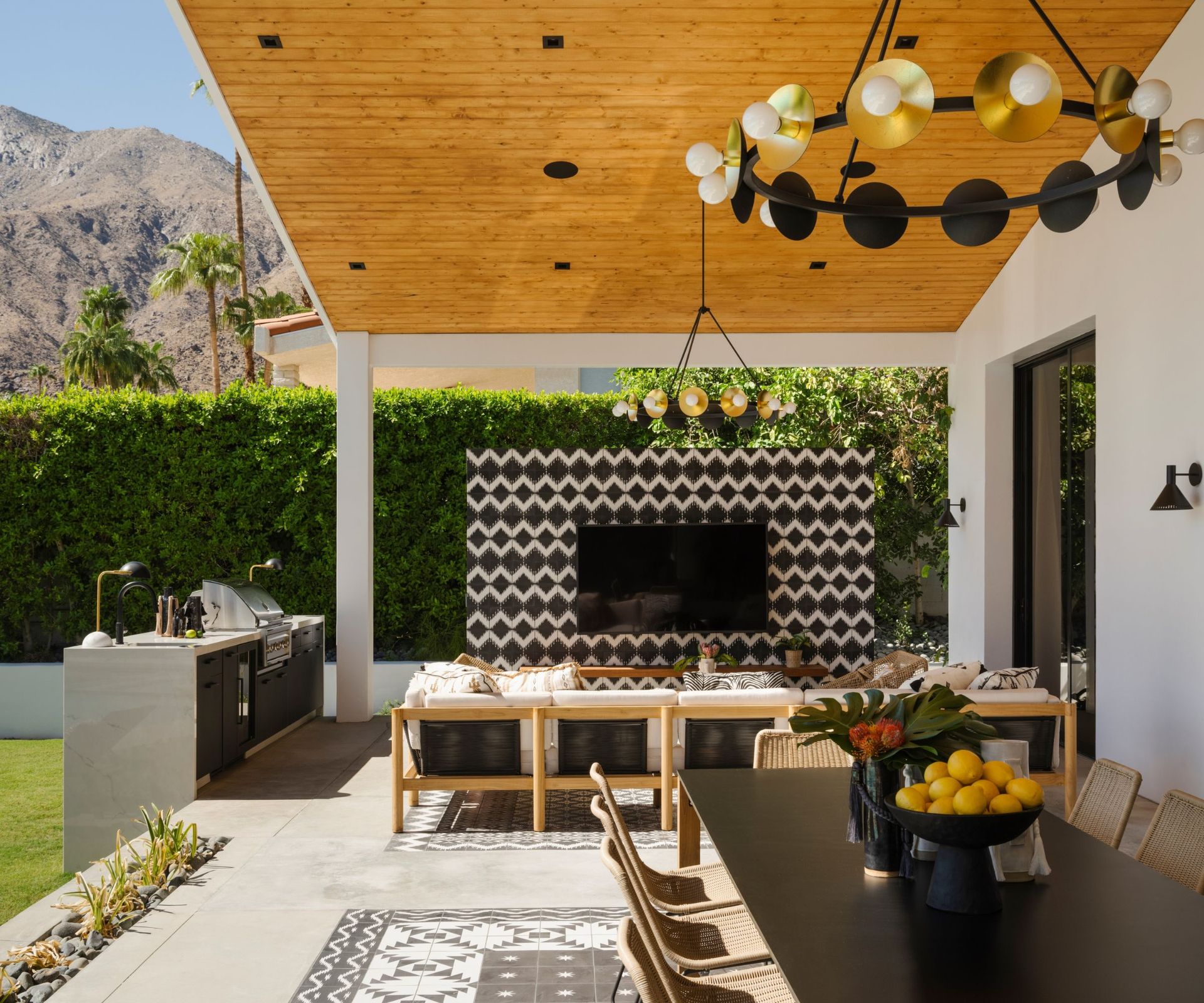 5 covered outdoor kitchen ideas for a chic, sheltered space | Homes and ...