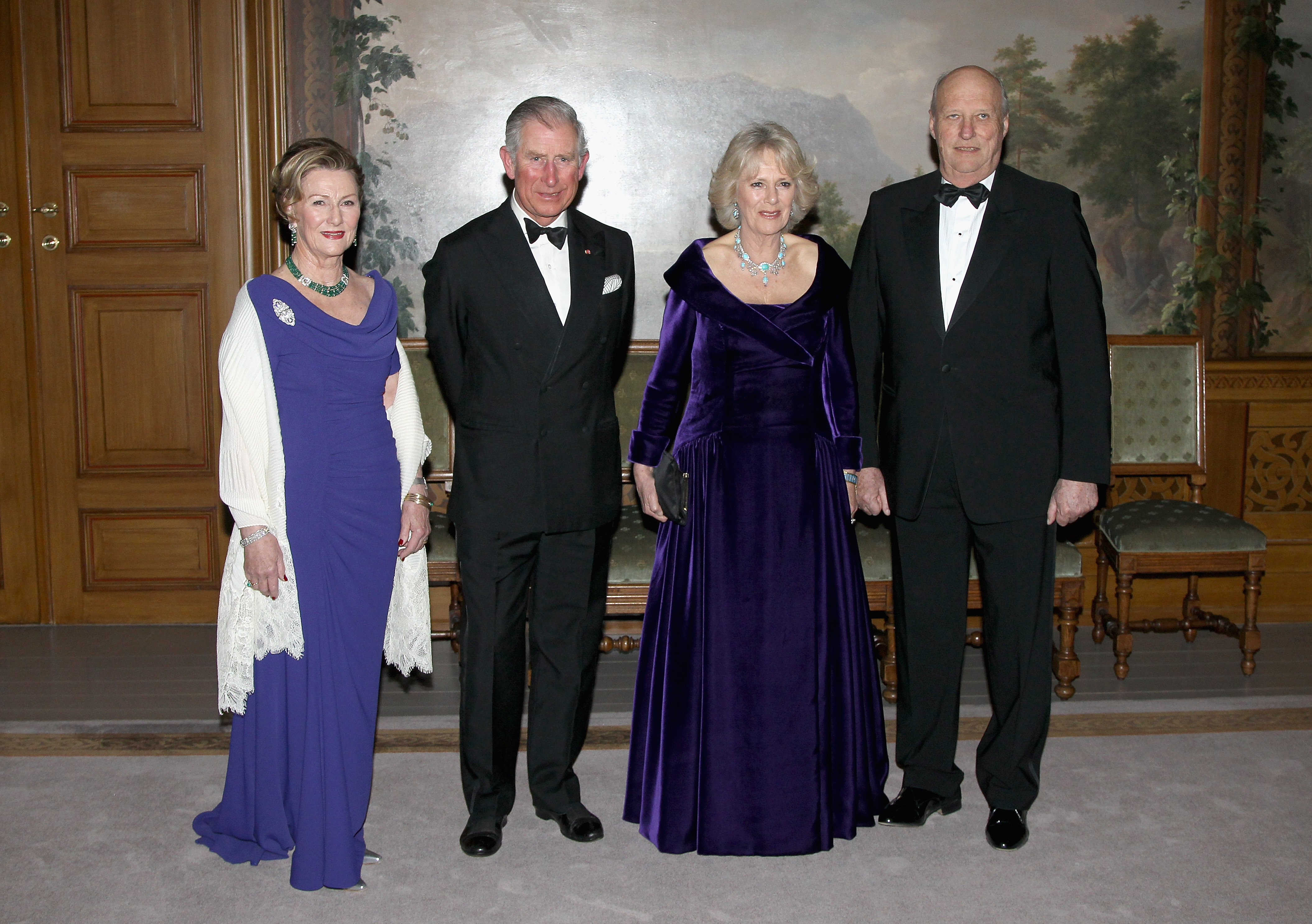 Queen Sonja, King Charles, Queen Camilla and King Harald wearing formalwear