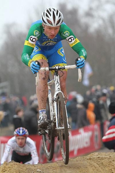 Dutch veteran Thijs Al rides to 12th.