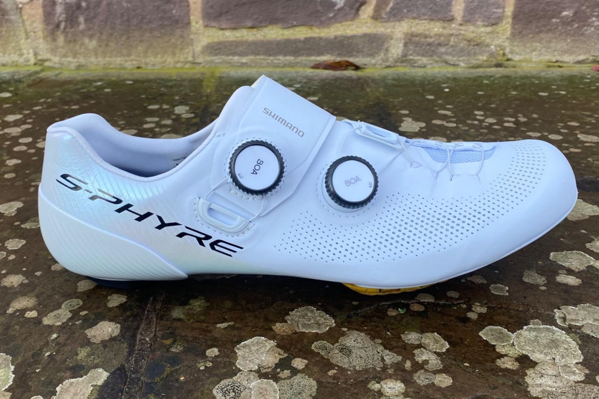 Image shows the Shimano S-Phyre RC903 shoes