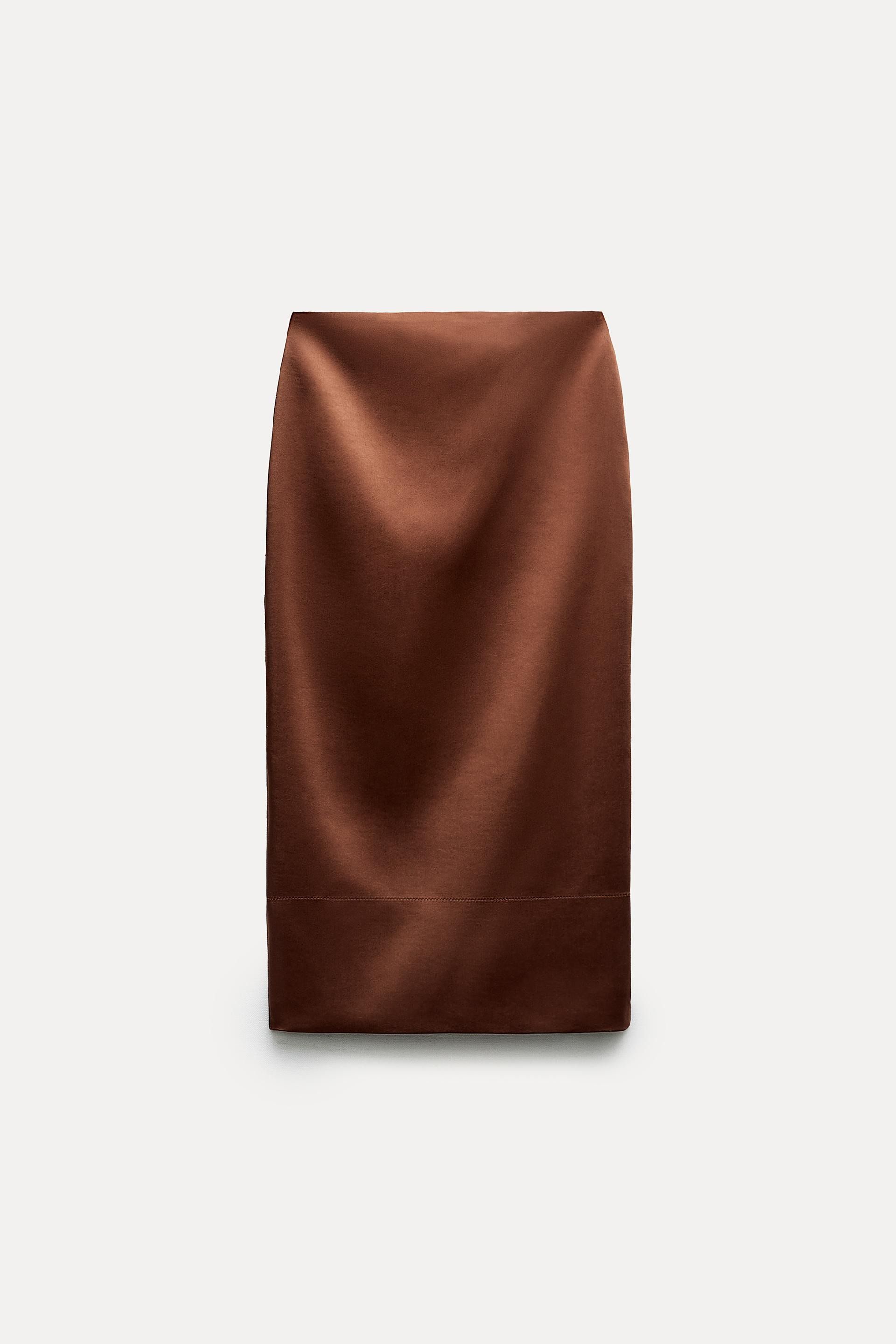 missing-image 31 قطعة أزياء مستوحاة من برادا يمكنك شراؤها لفصل الربيع