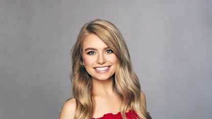 Hair, Shoulder, Blond, Clothing, Hairstyle, Long hair, Beauty, Joint, Brown hair, Cocktail dress, 