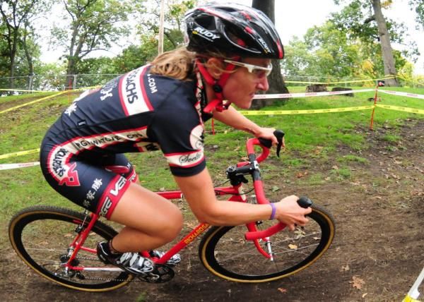 Amy Dombroski (Richard Sachs-RGM Watches) racing in third place.