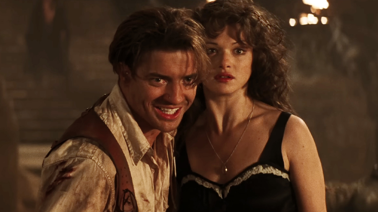 Brendan Fraser and Rachel Weisz as Rick O'Connell and Evelyn Carnahan (O'Connell) in The Mummy (1999).