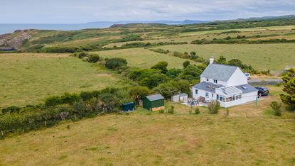 Nant holiday cottage is located in Strumble Head