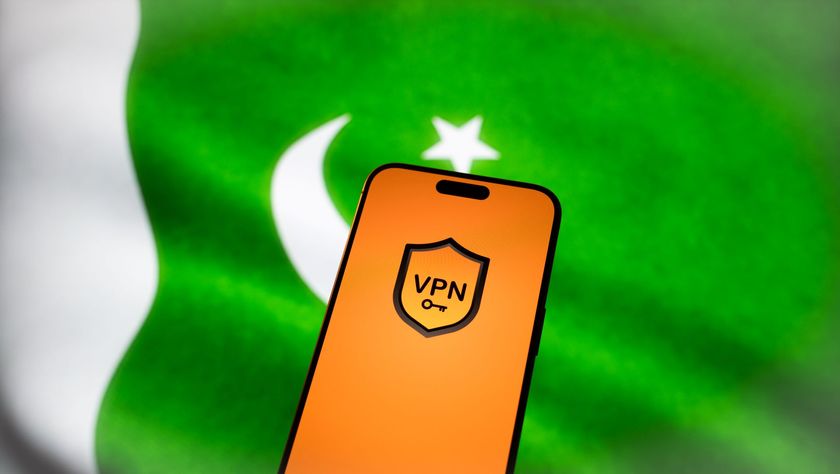 VPN logo on a smartphone on a Pakistan&#039;s flag background