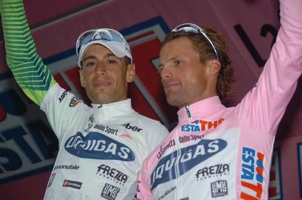 Bianca and Rosa. Best young rider Vincenzo Nibali (Liquigas) and best overall rider Danilo Di Luca (Liquigas).