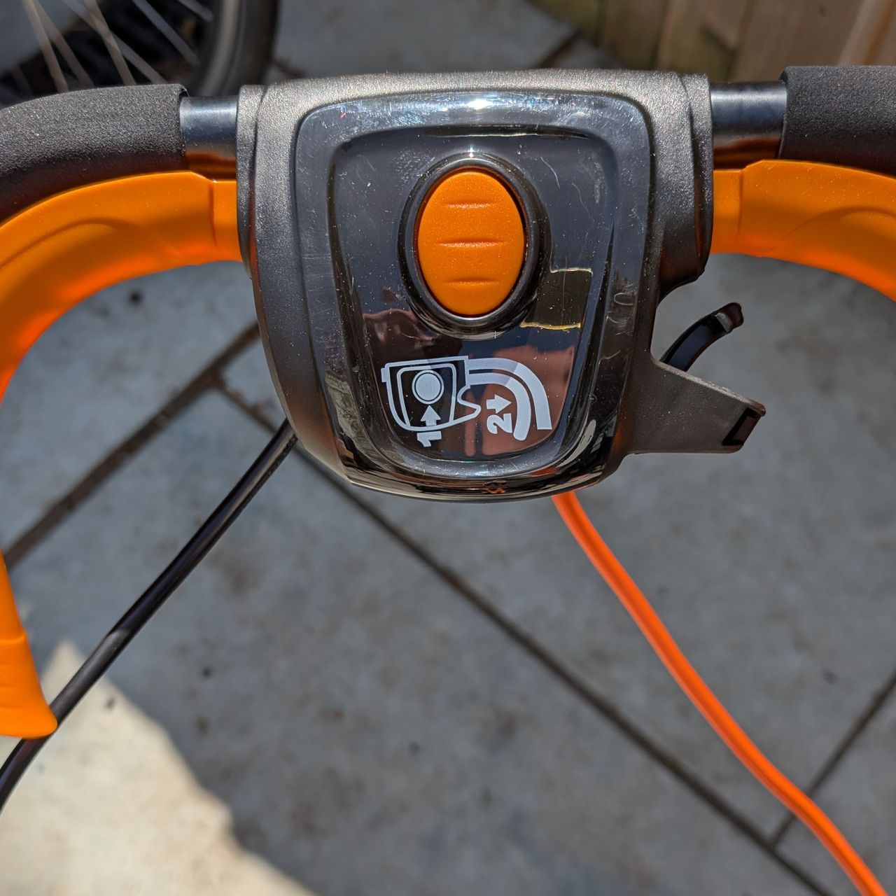 LawnMaster 1800W Electric Hover Lawn Mower controls