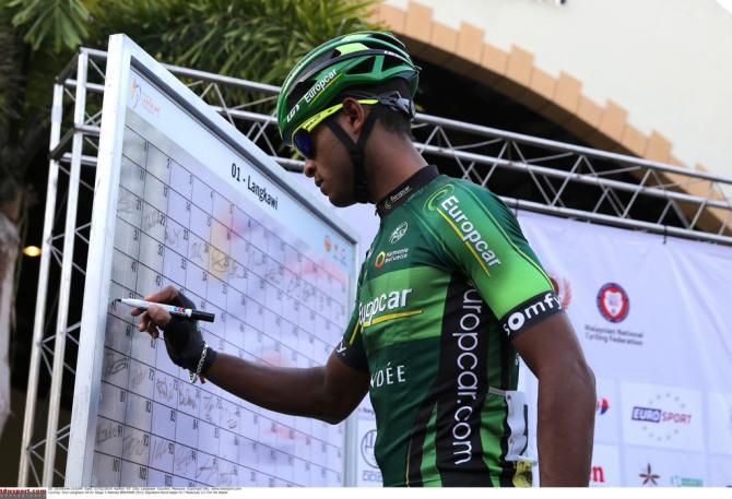 Natneel Berhane (Europcar) signs in