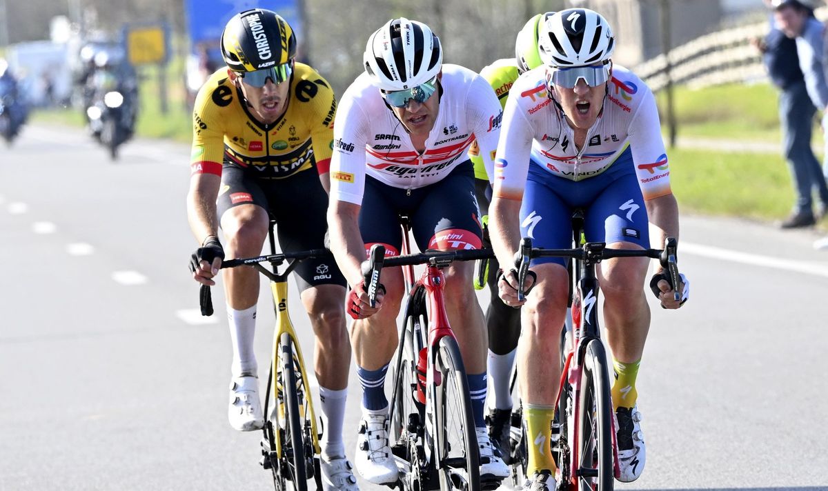 Gent Wevelgem 2022 84th Edition Ypres Wevelgem 2488 km 27032022 Jasper Stuyven BEL Trek Segafredo Christophe Laporte FRA Team Jumbo Visma photo Vincent KalutPNSprintCyclingAgency2022