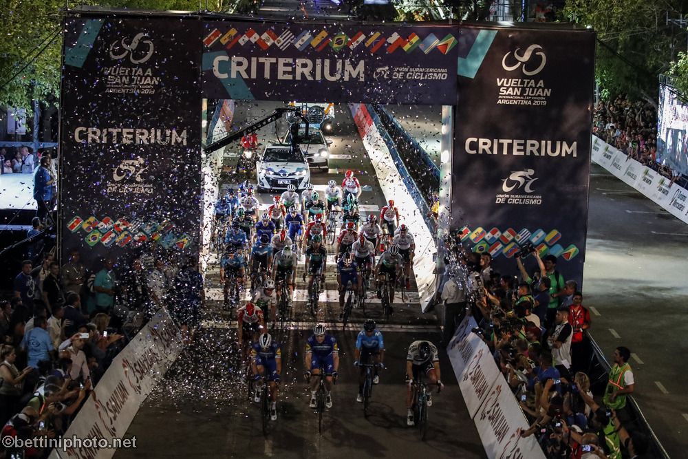 The WorldTour criterium gets underway