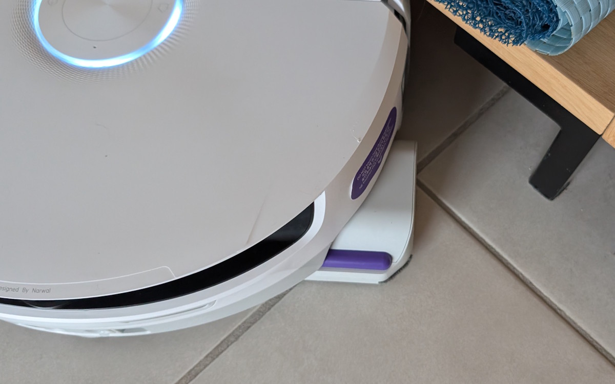 test du robot aspirateur narwal flow