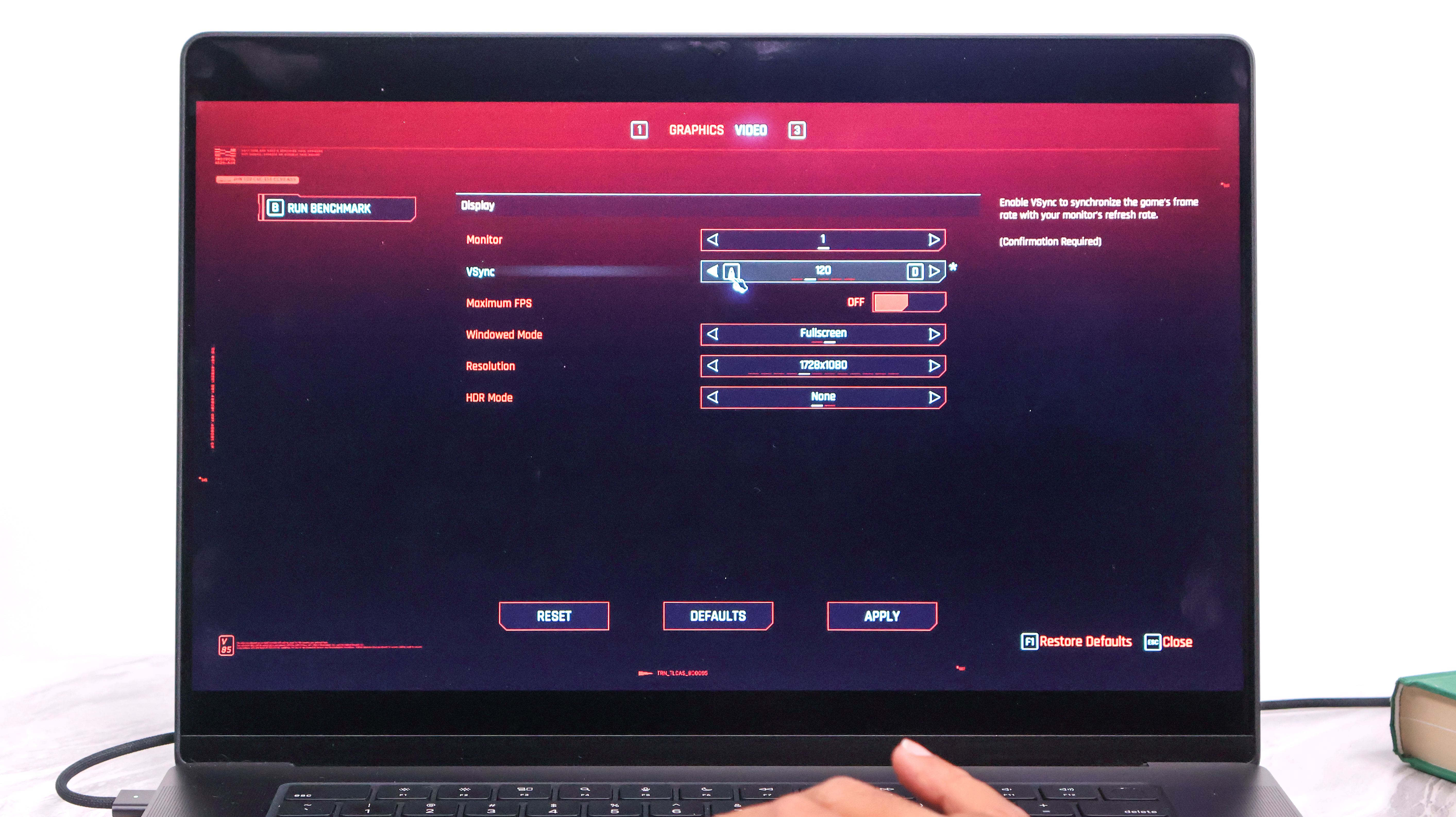 Cyberpunk 2077: Ultimate benchmark running on a MacBook