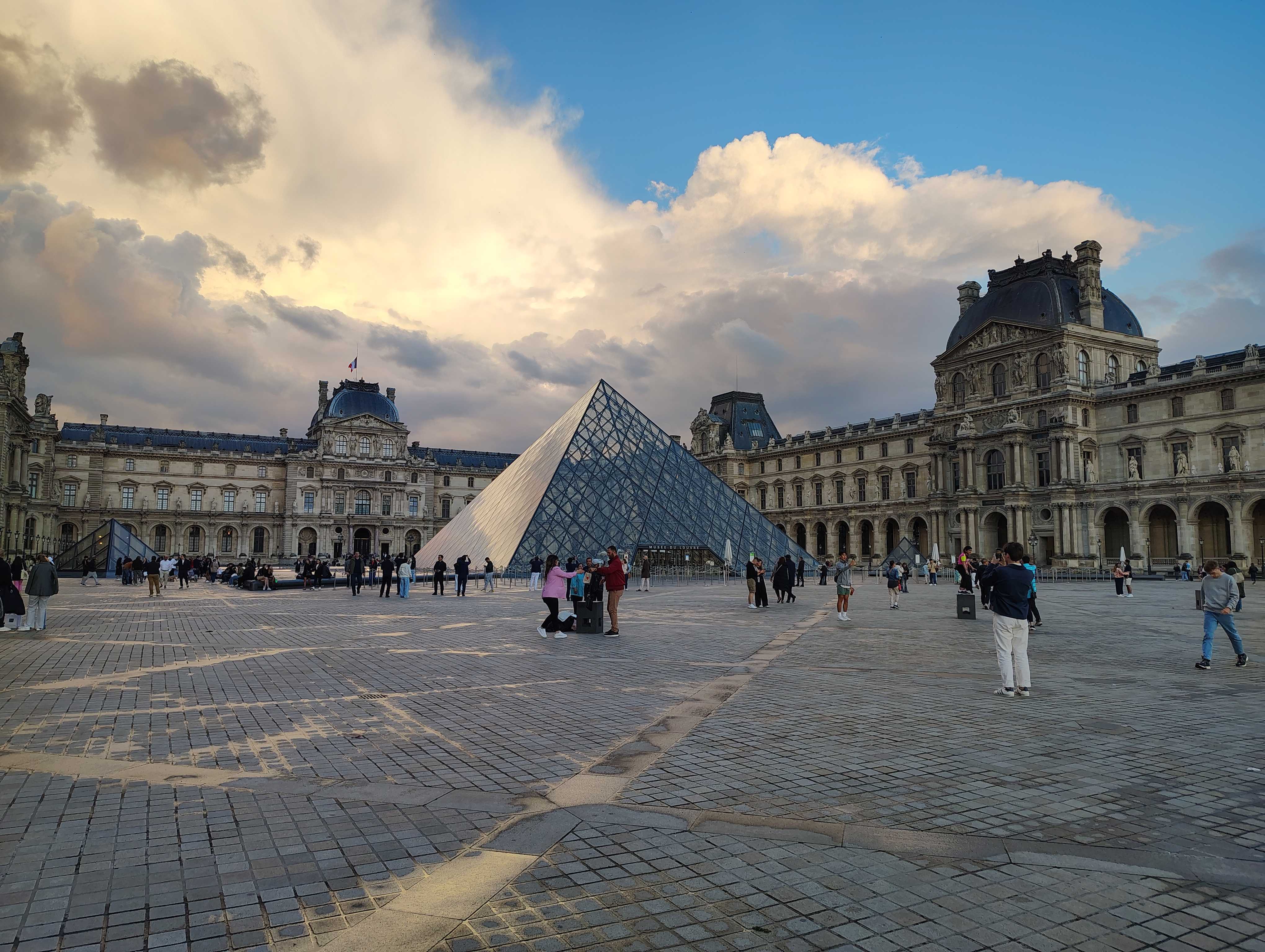 The Pyramide du Louvre