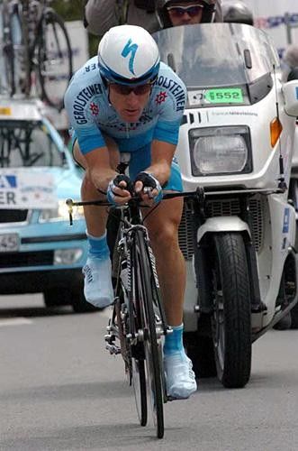 Levi Leipheimer (Gerolsteiner) not having a good day