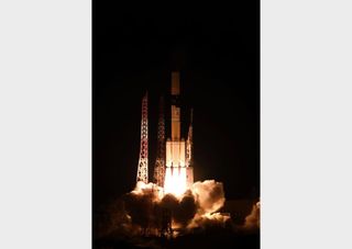 A Mitsubishi Heavy Industries H-2A rocket launches the Inmarsat-6 F1 communications satellite from Tanegashima Space Center in Japan on Dec. 22, 2021.