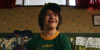 netflix stranger things season 3 dustin smiling