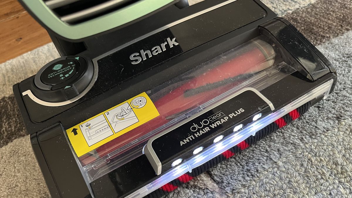 Shark Stratos Upright Vacuum AZ913UKT review TechRadar