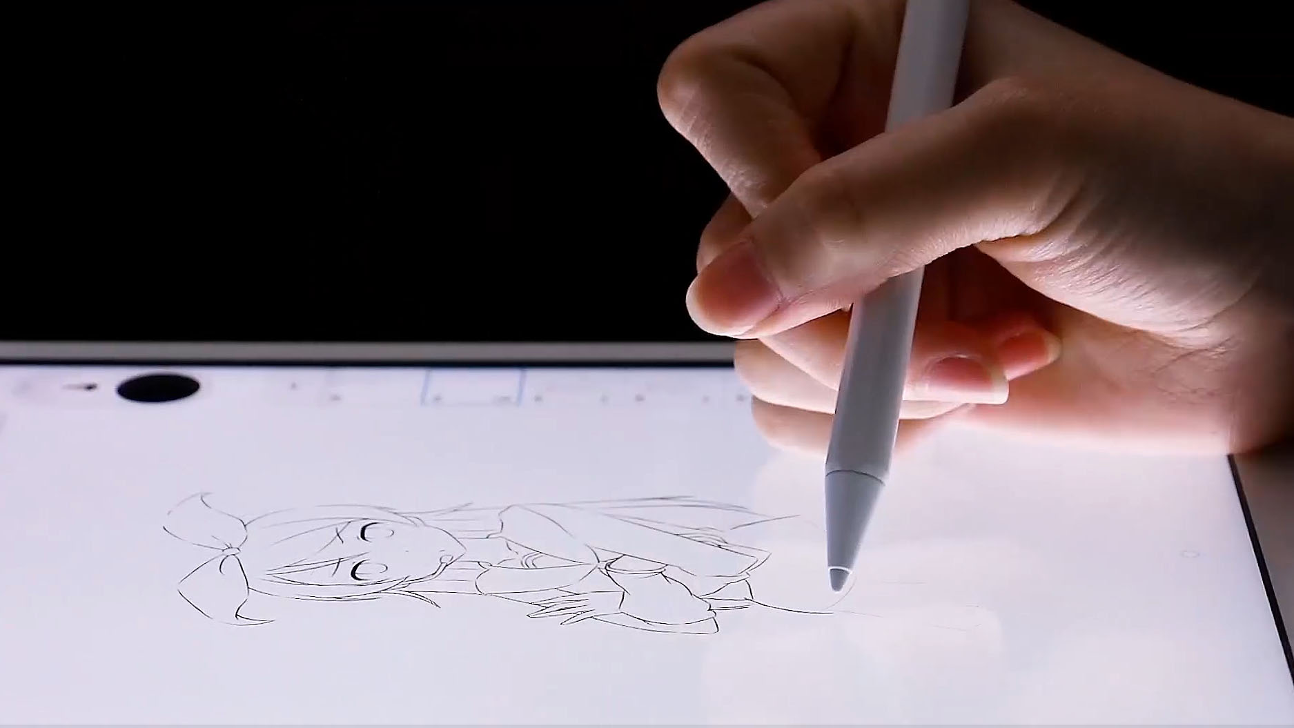 The JamJake K10 Stylus Pen for iPad being used to sketch a drawing on an iPad.
