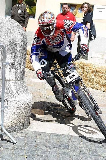 Steve Peat on his way to winning the Red Bull Dowtown in Lisbon.
