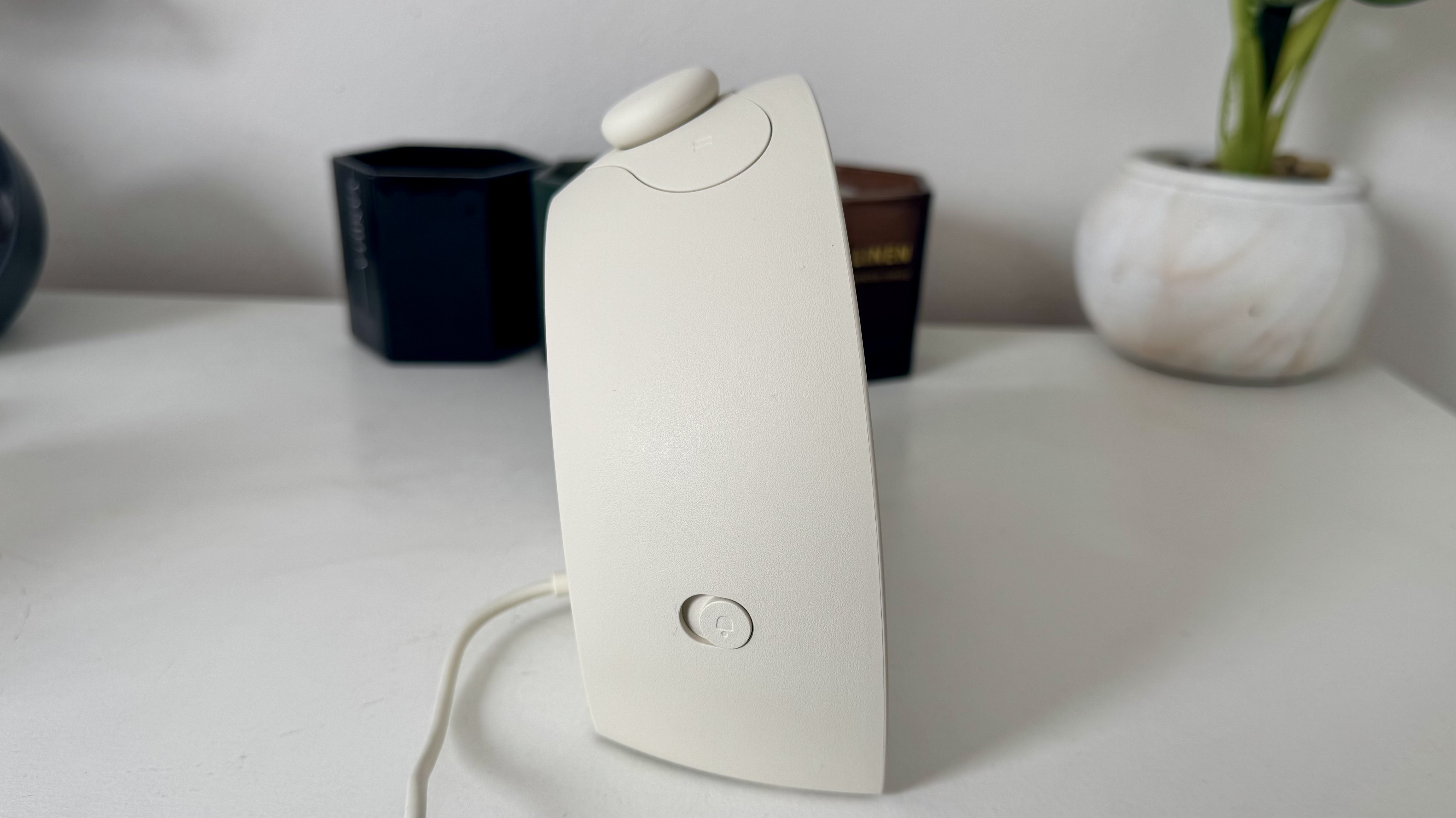 Buttons on the Hatch Restore 3 sunrise alarm clock