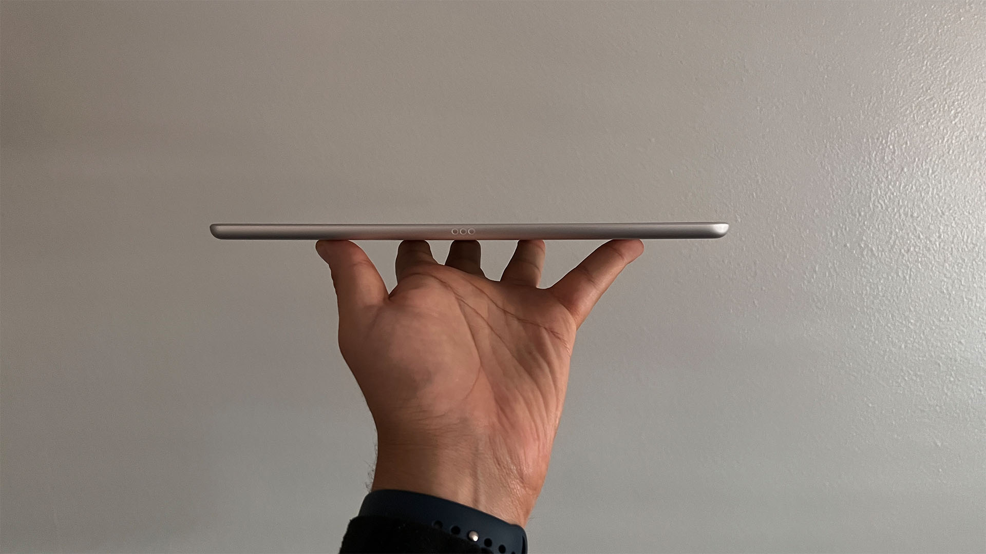 iPad Air M1 width