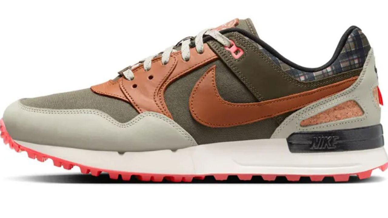 The Nike Air Pegasus 89 G NRG Golf Shoes - The Open 2024 on a white background