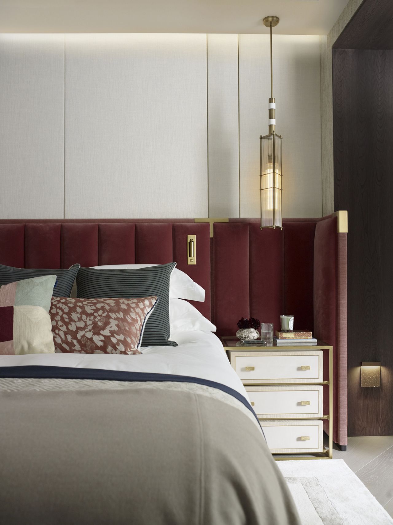 Idei pentru organizarea unui apartament mic agățat în dormitor de Gunter & Co