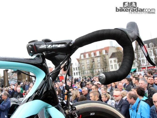 Tom Boonen's (Omega Pharma-QuickStep) Specialized S-Works Tarmac SL4 was fitted with Zipp's ultra-stiff SLSprint carbon stem and SL-70 Ergo bars, covered with two layers of Specialized S-Wrap Roubaix tape