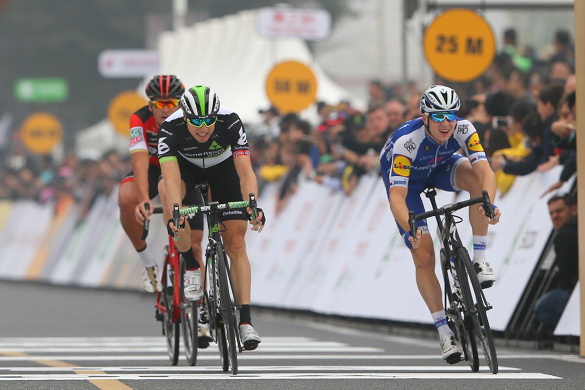 Petr Vakoc edges Edvald Boasson Hagen across the line