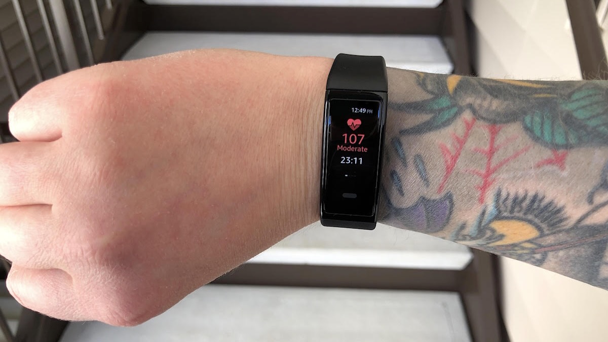 Amazon Halo View watch face showing heart rate