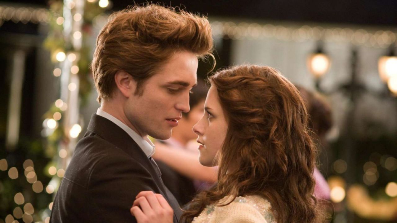 Robert Pattinson and Kristen Stewart in &#039;Twilight.&#039;