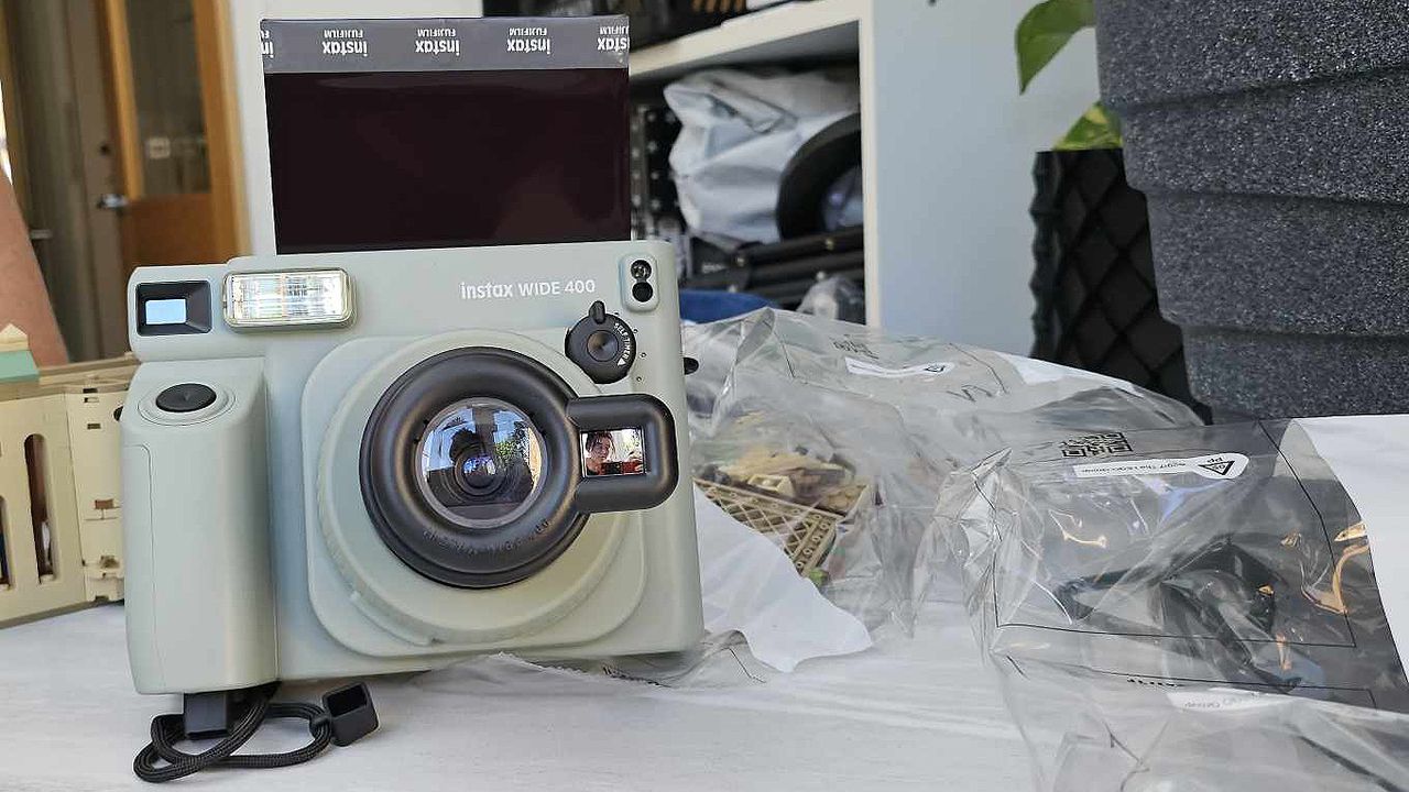 Fujifilm Instax Wide 400 review