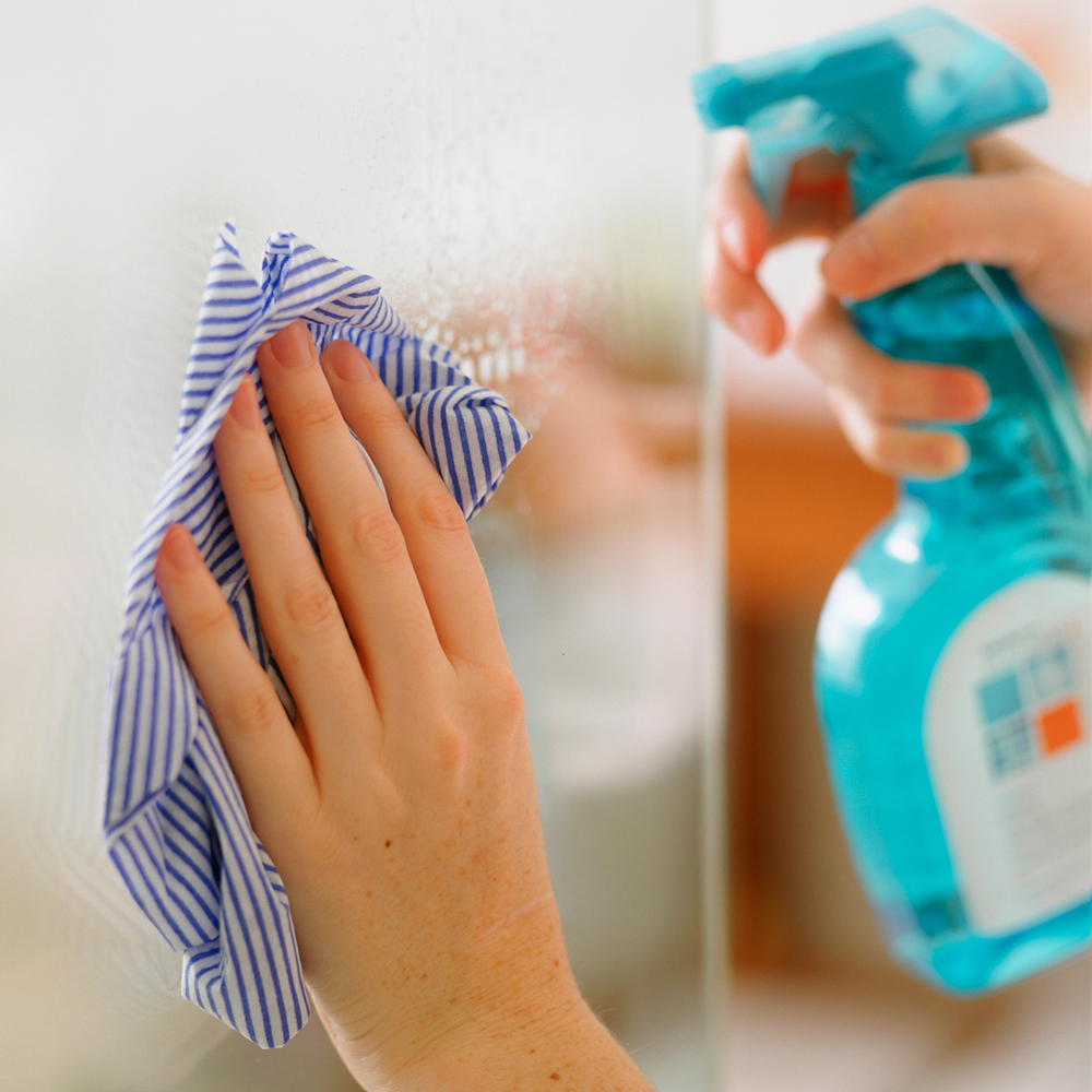 glass cleaner liquid spray with cloth