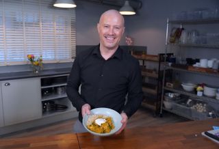 Eat Shop Save Chef Dale Pinnock prepares a Chicken Curry