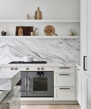 This London kitchen is the epitome of serene elegance