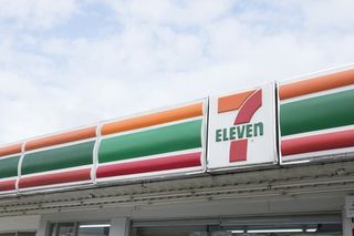 The outside of a 7-eleven store