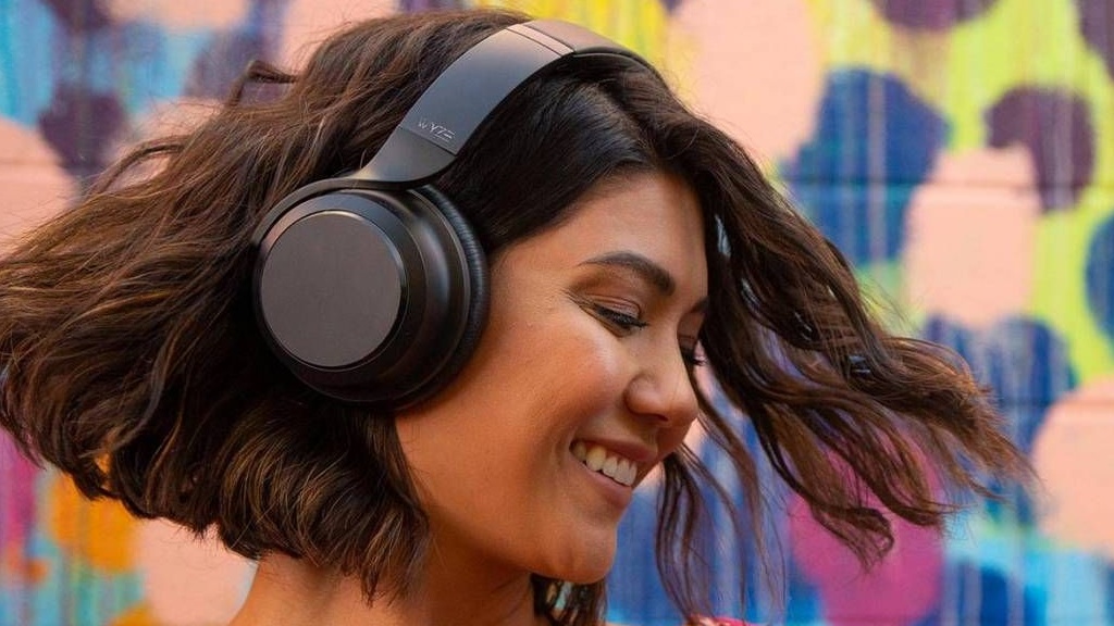 best cheap wireless headphones: Wyze Noise-Cancelling Headphones