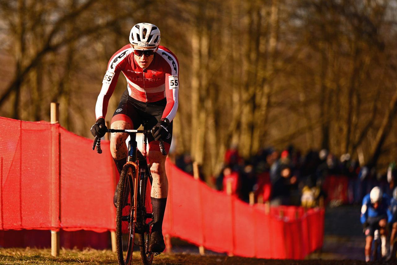Valentin Hofer moved into the early lead for Austria before a crash ruined his race