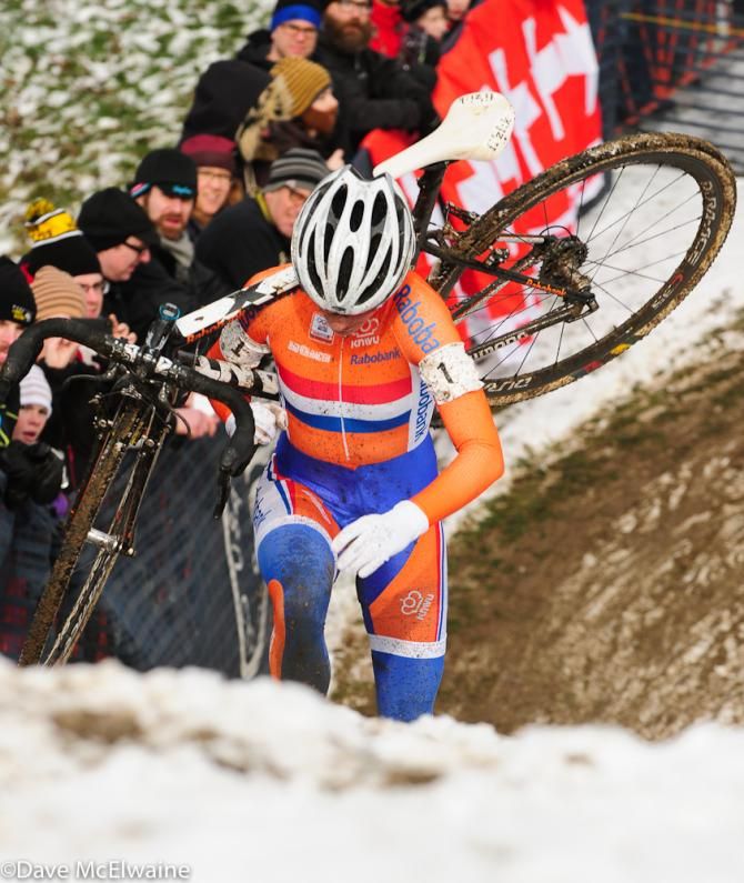 Marianne Vos (NED) running the limestone steps for the last time