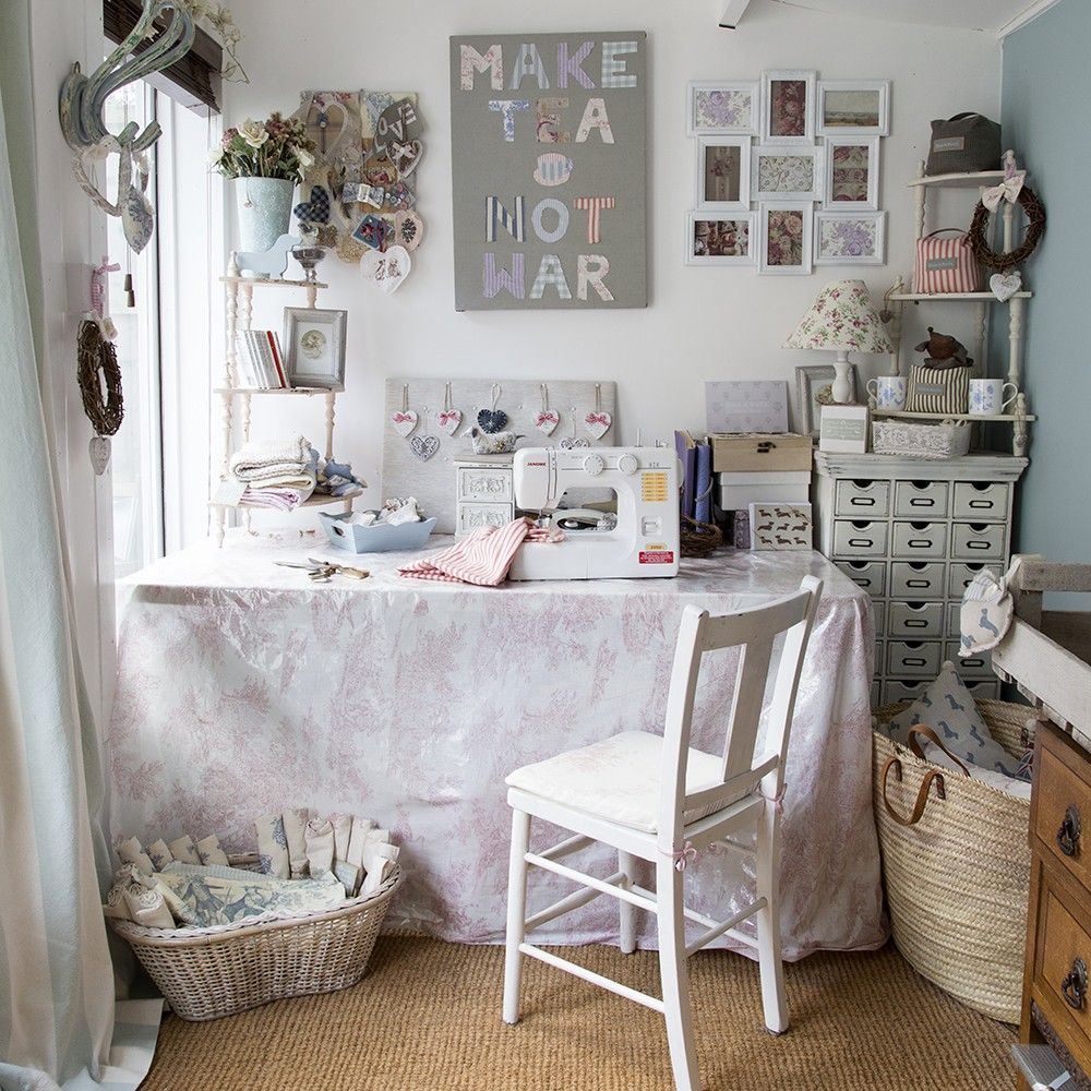 Pretty Up Your Sewing Room With These Inspiring Decorating Ideas