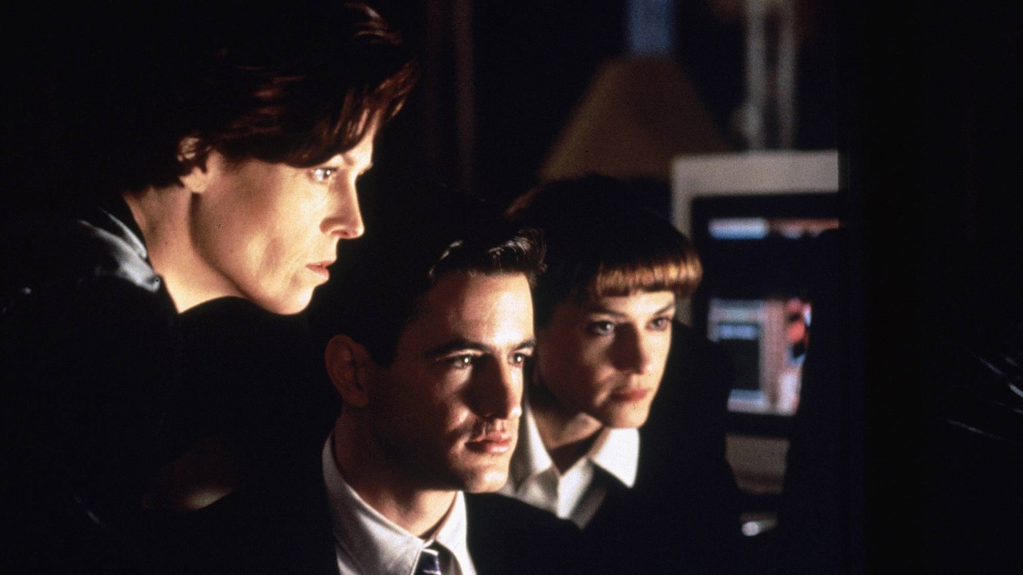 Sigourney Weaver, Dermot Mulroney, and Holly Hunter in "Copycat" movie (1995)