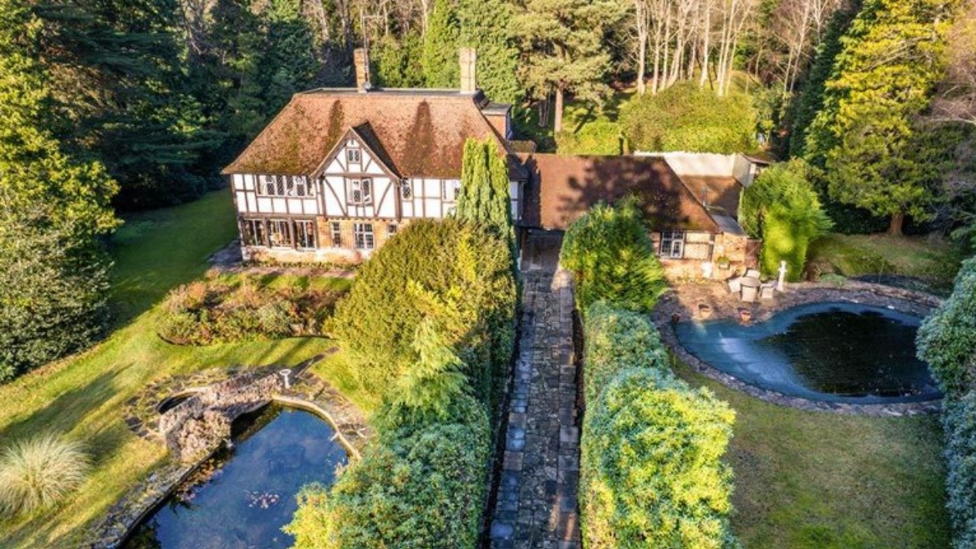 Blackhills, Esher