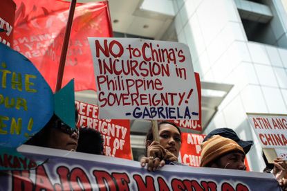 Philippine protesters against China 