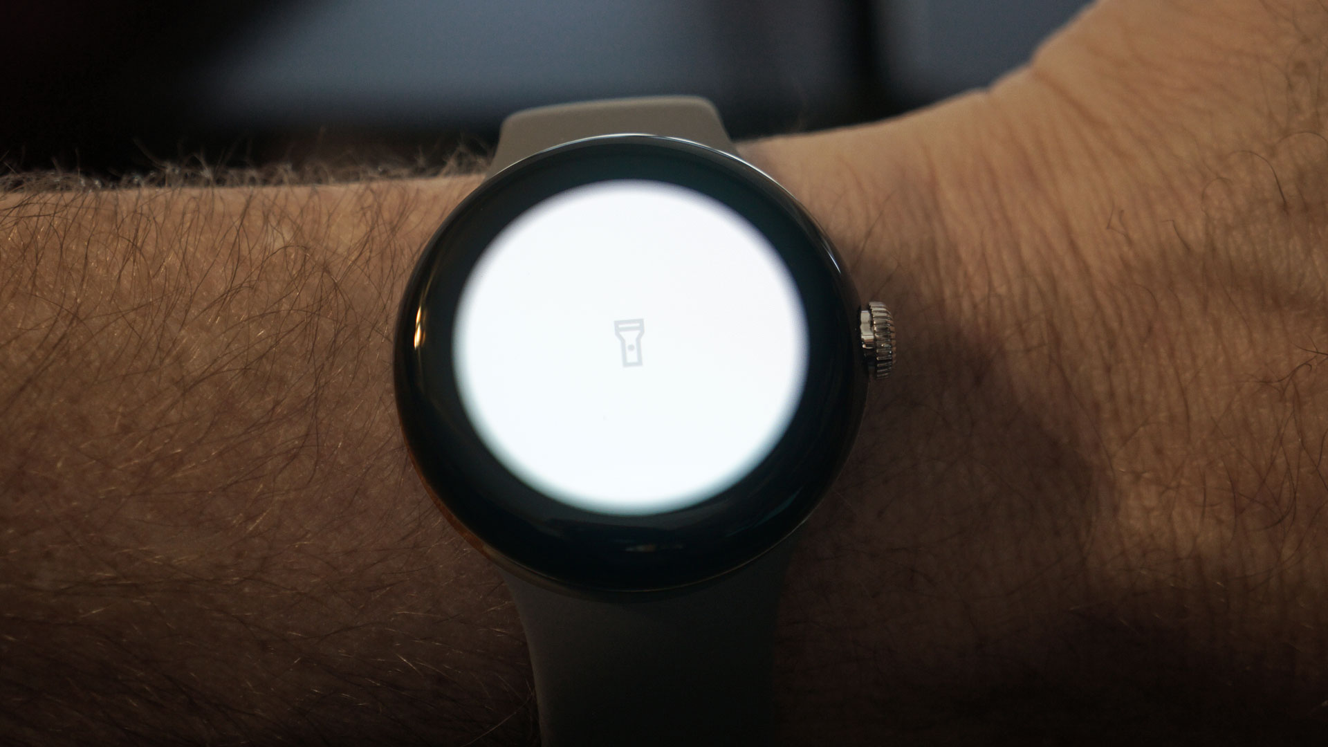 Google Pixel Watch flashlight