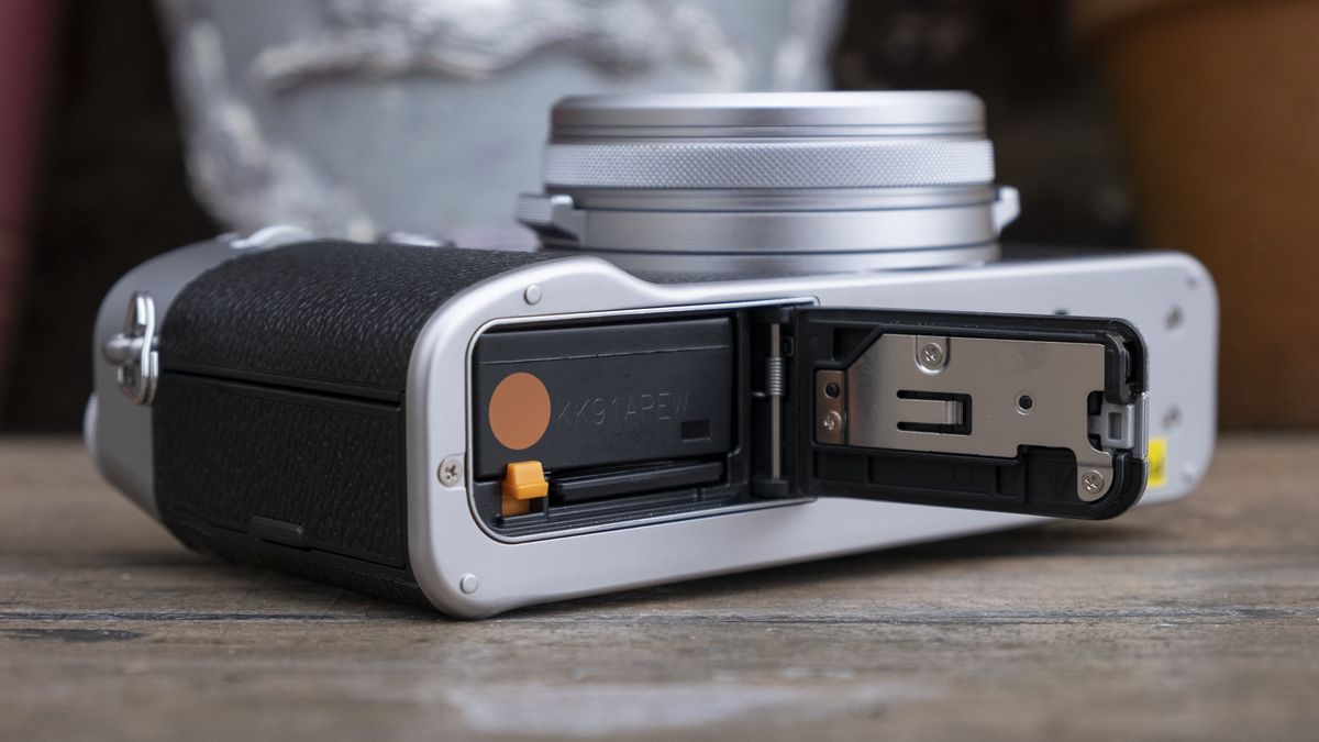 Fujifilm X100V